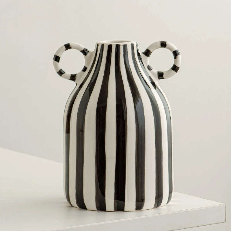 Vase “Raya” – Rayures & caractère